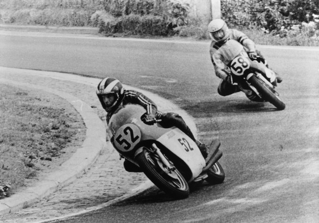 Phil Read leads Newcombe at the 1973 Czehoslavakian G.P.