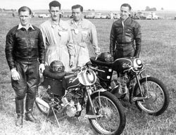Alan Wallis, the Tilbrook mechanics and Rex Tilbrook with 125cc racers.